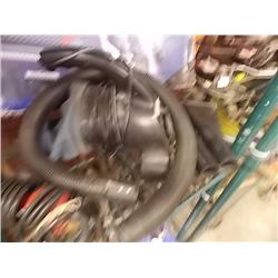 VACUMN HIGH POWERED - 12 VOLT - AND ATTACHMENTS