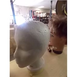 MANNEQUINN HEAD - STYROFOAM WITH STAND