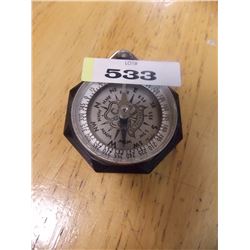 KEYCHAIN - WITH COMPASS