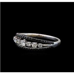 0.51 ctw Diamond Ring - 18KT White Gold