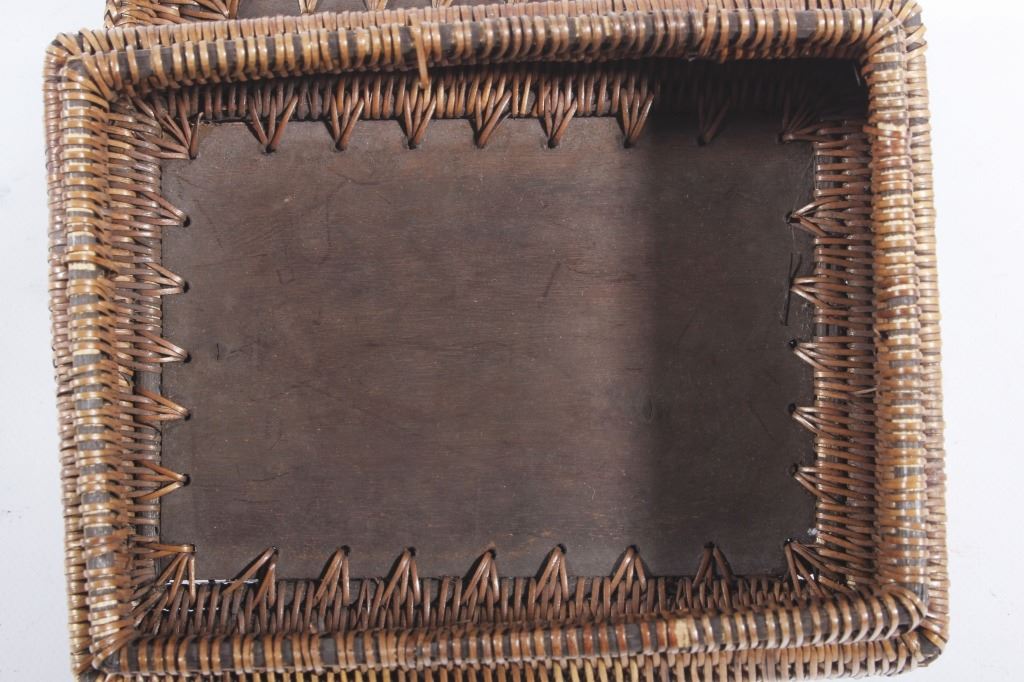 Eskimo Inuit Frog Totem Pine Needle Woven Box