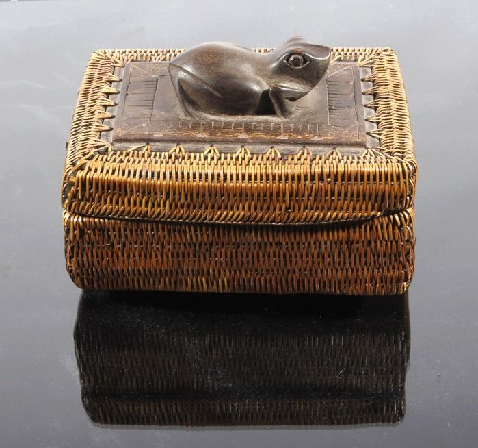 Eskimo Inuit Frog Totem Pine Needle Woven Box