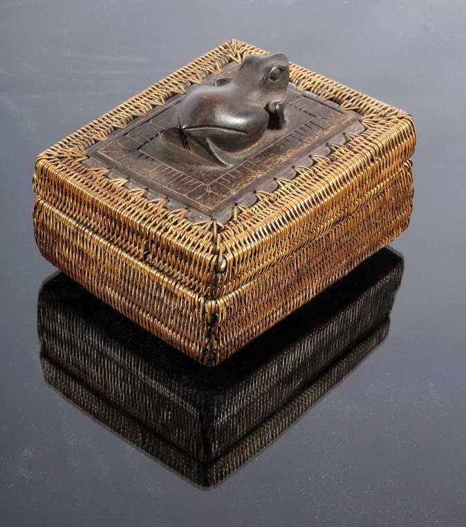 Eskimo Inuit Frog Totem Pine Needle Woven Box