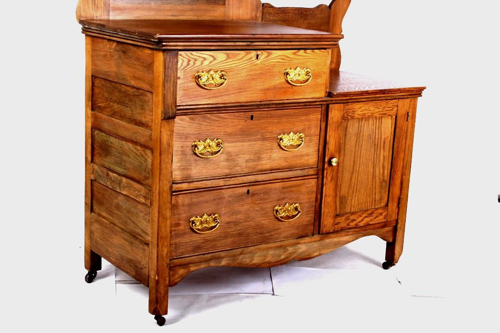 Antique Oak Gentleman's Dresser