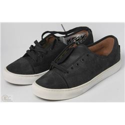 #35-VANS VERSA BLACK SHOES