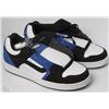 Image 1 : #53-VANS MARAUDER BLACK AND BLUE SHOES