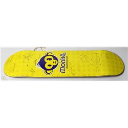 MONKEY CIRCA 2009 SIGNED BY ENTIRE TEAM