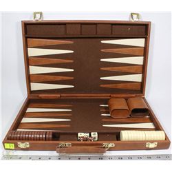 VINTAGE BACKGAMMON TRAVEL GAME SET W/PADDED