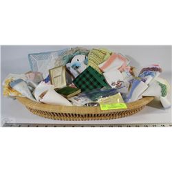 VINTAGE HANKERCHIEFS/DOILIES COLLECTION 1930/40'S