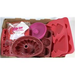 FLAT OF SILICONE BAKE WARE - ALL NEW