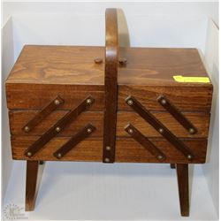 VINTAGE EXPANDABLE WOOD DOVE TAILED SEWING BOX