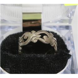 925 SILVER LADIES SCROLL DESIGN RING - SIZE 8 1/2