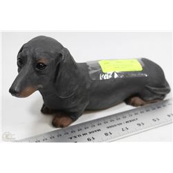 1983 SANDICAST DACHSHUND SIGNED SANDRA BRUE (11")