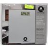 Image 1 : NEW HOMETRENDS DIGITAL PRECISION GLASS SCALE