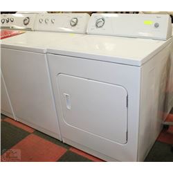 WHIRLPOOL ULTIMATE CARE II WASHER/DRYER SET