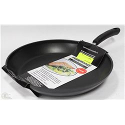 NEW FARBERWARE NONSTICK 12" SKILLET