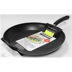 NEW FARBERWARE NONSTICK 12" SKILLET