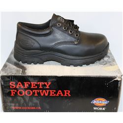 PAIR OF DICKIES 'THATCHER' CSA  APPROVED SIZE 7
