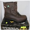 Image 1 : PAIR OF TERRA CSA APPROVED HIGH CUT BOOTS SIZE 10