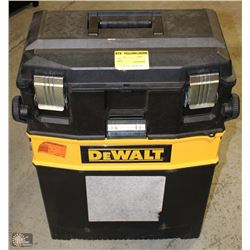DEWALT PULL AROUND WORK STATION