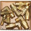 Image 1 : BOX OF BRASS GAS LINE T'S AND ELBOWS