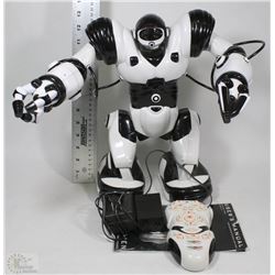 WOW WEE ROBOSAPIEN HUMANOID TOY ROBOT