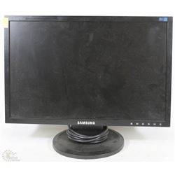 19" SAMSUNG COMPUTER SCREEN.