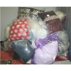LARGE LOT OF SHOWHOME PILLOWS