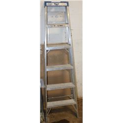 6' ALUMINUM LADDER