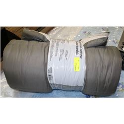 REVERSIBLE TWIN COMFORTER