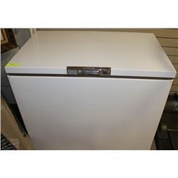VIKING FREEZER 21"X34"X34"