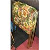 Image 1 : SET OF 4 VINTAGE FLORAL TV TRAYS