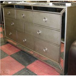 SHOWHOME DELUXE 8 DRAWER MIRRORED DRESSER