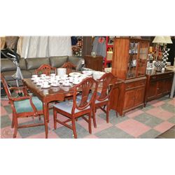 DINING TABLE WITH 3 LEAVES,5 CHAIRS WITH NEEDLE
