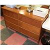 Image 1 : 1963 QUEBEC MADE 6 DRAWER DRESSER