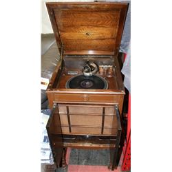 VICTOR VICTROLA TALKING MACHINE GRAMOPHONE 1927