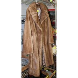 MINK FUR COAT SIZE MEDIUM