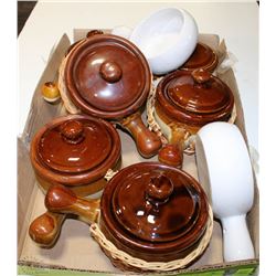 FLAT WITH MINI STOVE BOWLS WITH LIDS GREAT