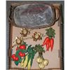 Image 1 : FLAT WITH BASKET AND VEGETABLE WALL HANGINGS