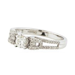 14KT White Gold 0.59ctw Diamond Ring