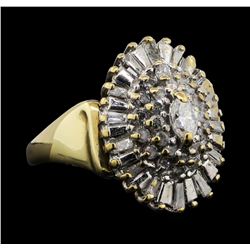 10KT Yellow Gold 1.10ctw Diamond Cluster Ring