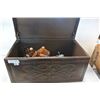Image 1 : BROWN LEATHER STORAGE OTTOMAN
