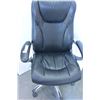 Image 1 : BLACK VINYL OFFICE ARMCHAIR