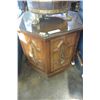 Image 1 : OCTAGONAL ENDTABLE