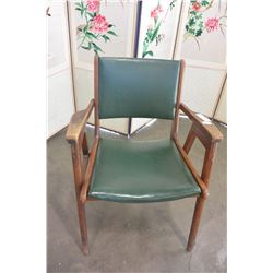 VINTAGE RECEPTION CHAIR