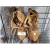 Image 1 : PAIR NATIVE BEADED MOCCASINS