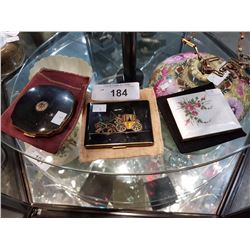 3 LADIES COMPACTS