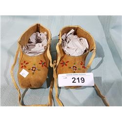 PAIR NATIVE BEADED CHILDREN'S MOCCASINS