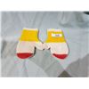 Image 1 : PAIR HUDSON BAY BLANKET MITTS