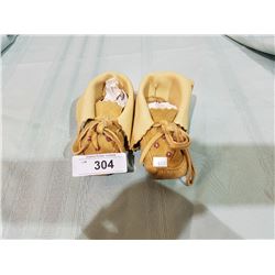 NATIVE BEADED CHILD'S MOCCASINS